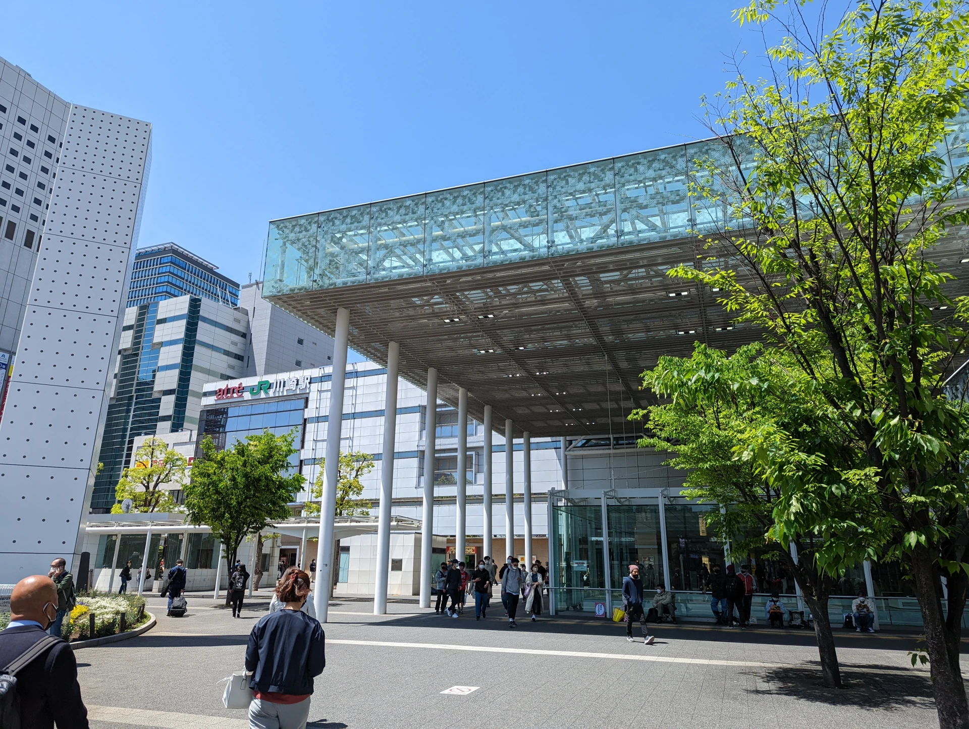 川崎駅と周辺をご紹介します Introducing Kawasaki Station and the surrounding area.